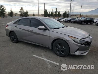 Czwarte zdjęcie samochodu z boku: 2023 HYUNDAI ELANTRA BLUE VIN:KMHLM4AJ0PU038830 - miniatura