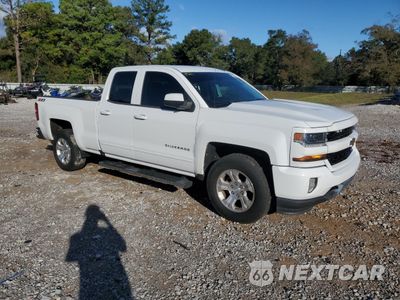 Czwarte zdjęcie samochodu z boku: 2017 CHEVROLET SILVERADO K1500 LT VIN:1GCVKREC1HZ201601 - miniatura