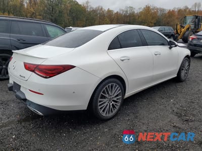 Trzecie zdjęcie samochodu z tyłu: 2022 MERCEDES-BENZ CLA 250 4MATIC VIN:W1K5J4HB9NN249610 - miniatura