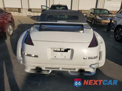 Zdjęcie 6 z 12 samochodu: 2005 NISSAN 350Z ROADSTER VIN:JN1AZ36A75M752003 - miniatura