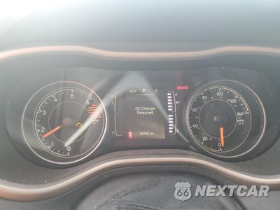 Zdjęcie 9 z 14 samochodu: 2016 JEEP CHEROKEE LATITUDE VIN:1C4PJMCB0GW341020 - miniatura