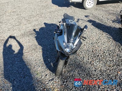 Piąte zdjęcie samochodu w środku: 2006 SUZUKI GSX-R1000 VIN:JS1GT76AX62102752 - miniatura