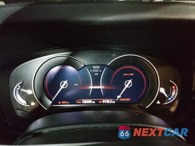 Zdjęcie 9 z 12 samochodu: 2018 BMW M550XI VIN:WBAJB9C52JG464441 - miniatura