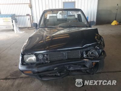 Piąte zdjęcie samochodu w środku: 1992 TOYOTA PICKUP 1/2 TON SHORT WHEELBASE VIN:JT4RN81A9N0088603 - miniatura