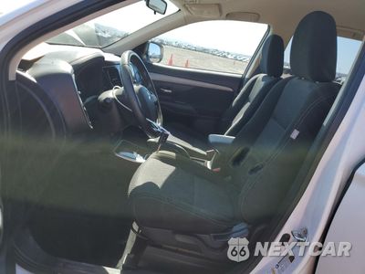 Zdjęcie 7 z 16 samochodu: 2017 MITSUBISHI OUTLANDER ES VIN:JA4AD2A32HZ032852 - miniatura