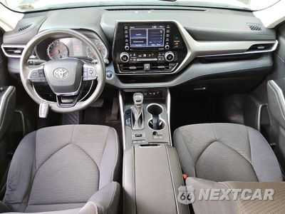 Zdjęcie 8 z 17 samochodu: 2021 TOYOTA HIGHLANDER L VIN:5TDCZRBH2MS538258 - miniatura