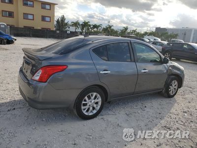 Trzecie zdjęcie samochodu z tyłu: 2018 NISSAN VERSA S VIN:3N1CN7AP9JL861123 - miniatura