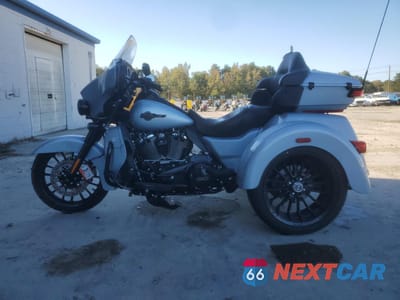 Trzecie zdjęcie samochodu z tyłu: 2025 HARLEY-DAVIDSON FLHTCUTG VIN:1HD1MAF15SB852798 - miniatura