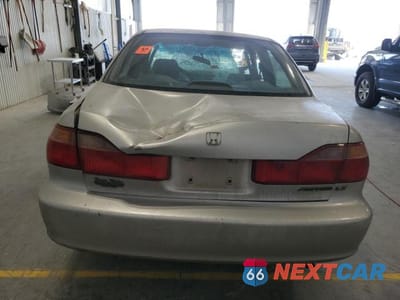 Zdjęcie 6 z 12 samochodu: 2012 HONDA ACCORD VIN:JHMCG5649XC031884 - miniatura