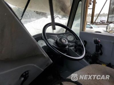 Zdjęcie 8 z 10 samochodu: 2007 OSHKOSH MOTOR TRUCK CO. S SERIES VIN:10TNA0Y217S096207 - miniatura