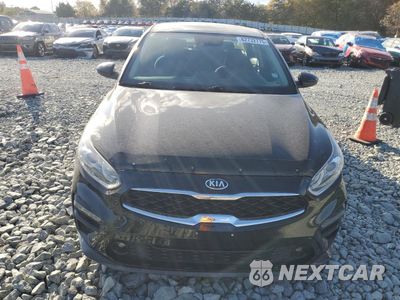 Piąte zdjęcie samochodu w środku: 2019 KIA FORTE GT LINE VIN:3KPF34AD2KE128129 - miniatura