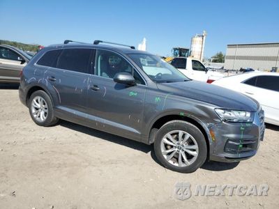 Czwarte zdjęcie samochodu z boku: 2017 AUDI Q7 PREMIUM PLUS VIN:WA1LAAF70HD023457 - miniatura
