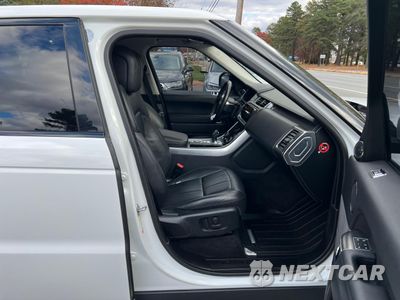 Piąte zdjęcie samochodu w środku: 2019 LAND ROVER RANGE ROVER SPORT SE VIN:SALWG2RV5KA418723 - miniatura