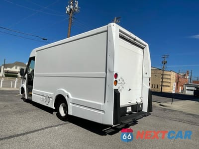 Trzecie zdjęcie samochodu z tyłu: 2013 ISUZU NPR VIN:JALB4T177D7W01668 - miniatura