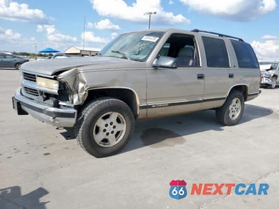1999 CHEVROLET TAHOE 1GNEK13R5XR149467 - główne zdjęcie licytacji z USA - miniatura
