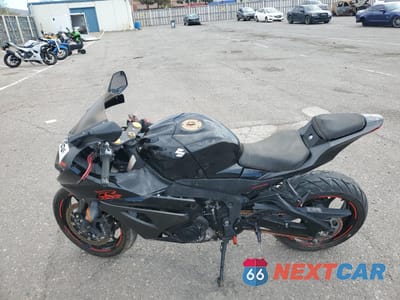 Trzecie zdjęcie samochodu z tyłu: 2019 SUZUKI GSX-R1000 VIN:JS1DM11F3K7100001 - miniatura