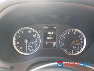 Zdjęcie 9 z 14 samochodu: 2017 MERCEDES-BENZ METRIS VIN:WD4PG2EE3H3302540 - miniatura