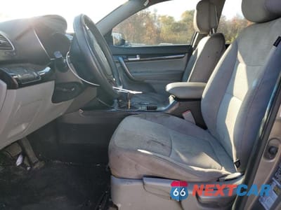 Zdjęcie 7 z 13 samochodu: 2015 KIA SORENTO LX VIN:5XYKTCA67FG560332 - miniatura
