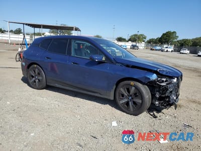 Czwarte zdjęcie samochodu z boku: 2022 BMW IX XDRIVE50 VIN:WB523CF05NCK62381 - miniatura