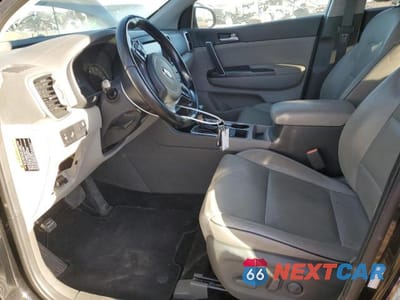 Zdjęcie 7 z 13 samochodu: 2017 KIA SPORTAGE EX VIN:KNDPNCAC8H7204641 - miniatura