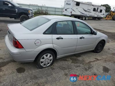 Trzecie zdjęcie samochodu z tyłu: 2005 FORD FOCUS ZX4 VIN:1FAFP34N25W202670 - miniatura