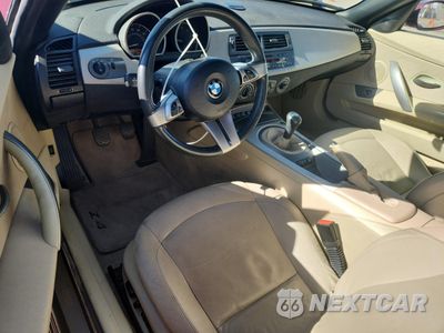 Zdjęcie 8 z 12 samochodu: 2004 BMW Z4 2.5 VIN:4USBT335X4LR68145 - miniatura