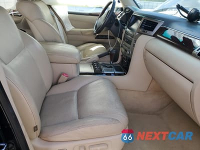 Zdjęcie 7 z 14 samochodu: 2014 LEXUS LX 570 VIN:JTJHY7AX2E4147448 - miniatura