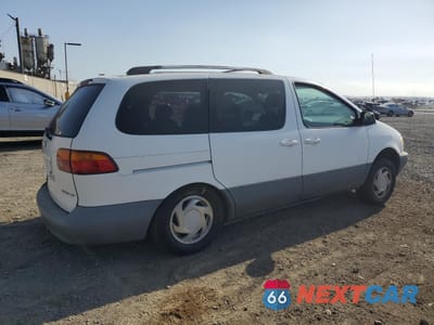 Trzecie zdjęcie samochodu z tyłu: 1998 TOYOTA SIENNA LE VIN:4T3ZF13C7WU010112 - miniatura