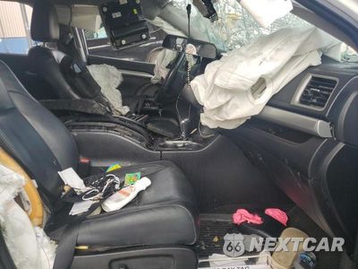 Zdjęcie 7 z 13 samochodu: 2017 TOYOTA HIGHLANDER XLE VIN:5TDJZRFHXHS430784 - miniatura