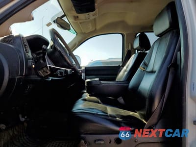 Zdjęcie 7 z 12 samochodu: 2009 CHEVROLET SILVERADO C2500 HEAVY DUTY LT VIN:1GCHC53699F104035 - miniatura