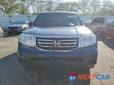 Piąte zdjęcie samochodu w środku: 2012 HONDA PILOT LX VIN:5FNYF4H25CB005781 - miniatura
