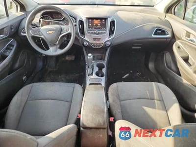 Zdjęcie 8 z 12 samochodu: 2019 CHEVROLET CRUZE LT VIN:1G1BE5SM6K7146266 - miniatura