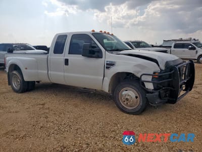 Czwarte zdjęcie samochodu z boku: 2008 FORD SUPER DUTY F-350 W/S VIN:1FTWX32R08EB38672 - miniatura