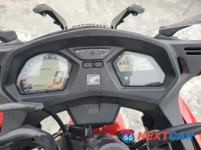 Zdjęcie 7 z 9 samochodu: 2014 HONDA CBR650 F VIN:MLHRC7407E5000277 - miniatura