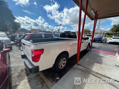 Czwarte zdjęcie samochodu z boku: 2017 NISSAN TITAN S VIN:1N6AA1R73HN558184 - miniatura