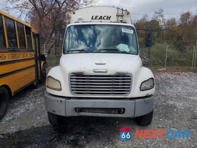 Piąte zdjęcie samochodu w środku: 2004 FREIGHTLINER M2 106 MED - Refuse Truck VIN:1FVACYDC04DN24850 - miniatura