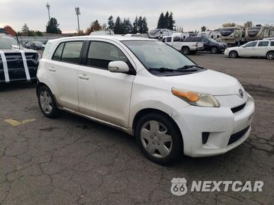 Czwarte zdjęcie samochodu z boku: 2014 TOYOTA SCION XD VIN:JTKKUPB40E1044421 - miniatura