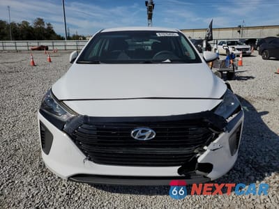 Piąte zdjęcie samochodu w środku: 2018 HYUNDAI IONIQ BLUE VIN:KMHC65LC2JU076128 - miniatura