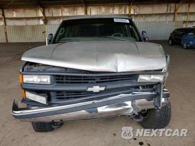 Piąte zdjęcie samochodu w środku: 1999 CHEVROLET TAHOE K1500 VIN:1GNEK13R9XJ457367 - miniatura