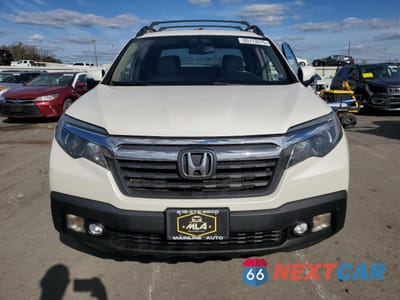 Piąte zdjęcie samochodu w środku: 2017 HONDA RIDGELINE RTL VIN:5FPYK3F64HB012165 - miniatura