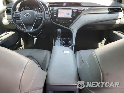 Zdjęcie 8 z 13 samochodu: 2019 TOYOTA CAMRY L VIN:4T1B11HK0KU854124 - miniatura