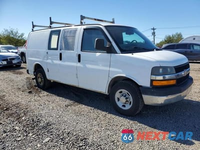 Czwarte zdjęcie samochodu z boku: 2013 CHEVROLET EXPRESS G2500 VIN:1GCWGFCA4D1162999 - miniatura