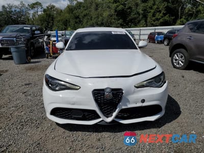 Piąte zdjęcie samochodu w środku: 2020 ALFA ROMEO GIULIA VIN:ZARFAMAN6L7626212 - miniatura
