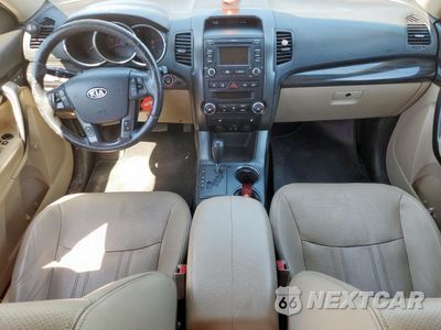 Zdjęcie 8 z 13 samochodu: 2013 KIA SORENTO EX VIN:5XYKU3A62DG364812 - miniatura