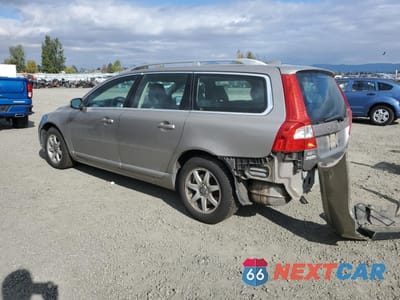 Drugie zdjęcie samochodu z przodu: 2008 VOLVO V70 3.2 VIN:YV1BW982X81010990 - miniatura