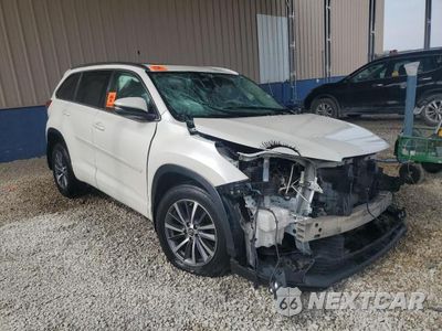 Czwarte zdjęcie samochodu z boku: 2017 TOYOTA HIGHLANDER XLE VIN:5TDJZRFHXHS430784 - miniatura