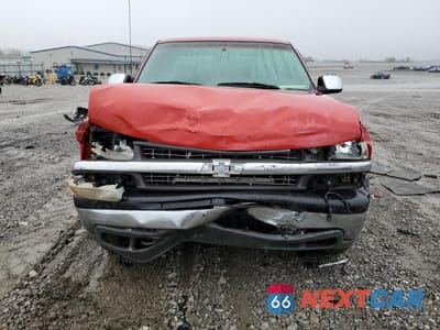 Piąte zdjęcie samochodu w środku: 1999 CHEVROLET SILVERADO K1500 VIN:2GCEK19T4X1142966 - miniatura