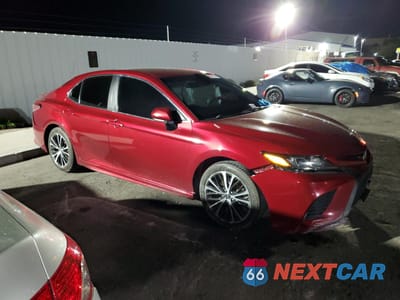 Czwarte zdjęcie samochodu z boku: 2018 TOYOTA CAMRY L VIN:4T1B11HK4JU522668 - miniatura
