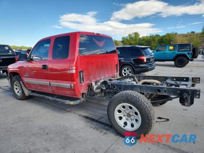 Drugie zdjęcie samochodu z przodu: 2002 CHEVROLET SILVERADO K1500 VIN:2GCEK19T021200032 - miniatura