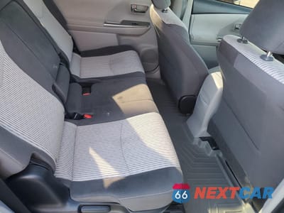 Zdjęcie 11 z 13 samochodu: 2015 TOYOTA PRIUS V VIN:JTDZN3EU4FJ020180 - miniatura